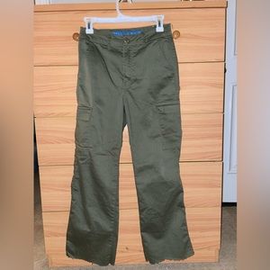 Green cargo pants